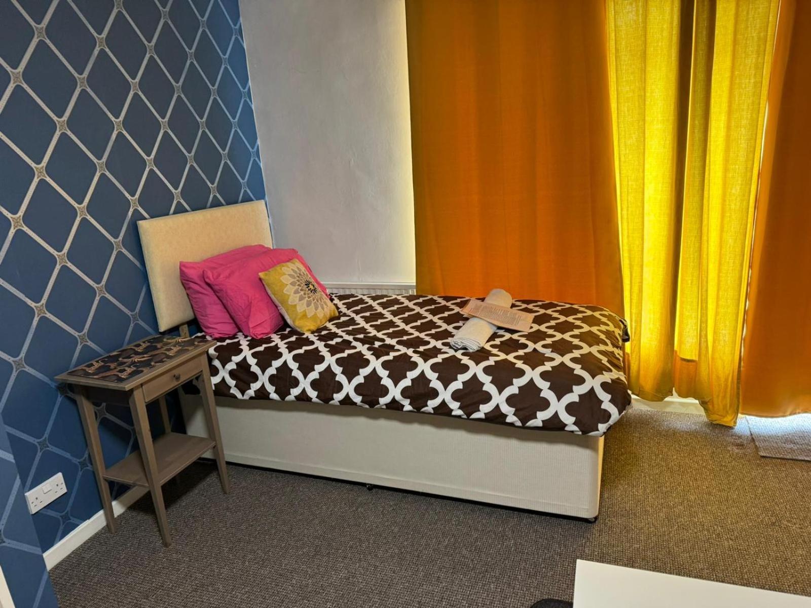 Gatwick Star Night Stay - Gatwick ครอว์ลีย์ ภายนอก รูปภาพ